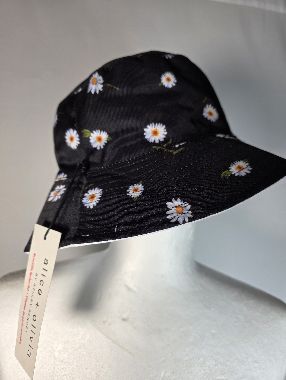 Alice + Olivia Reversible Bucket Hat Black Daisy Print & White NWT One Size